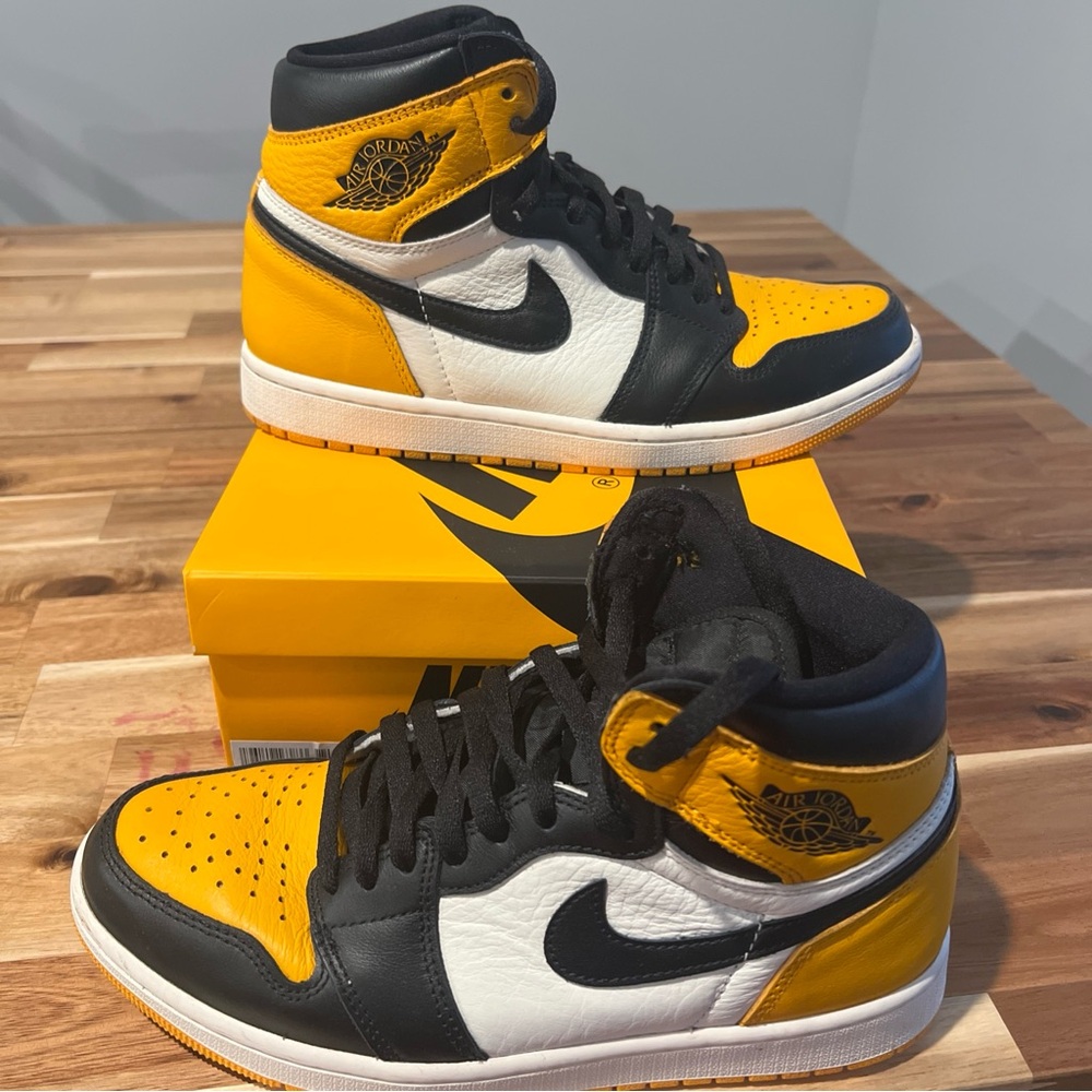 Nike High-Top Sneakers Black and Yellow - Picture 2 of 6